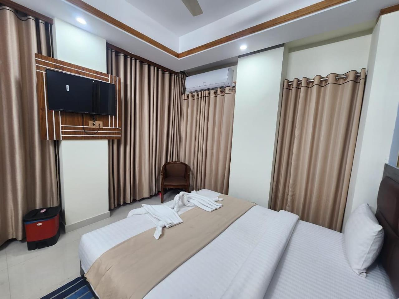 Hotel S.A International Koks Badźar Zewnętrze zdjęcie